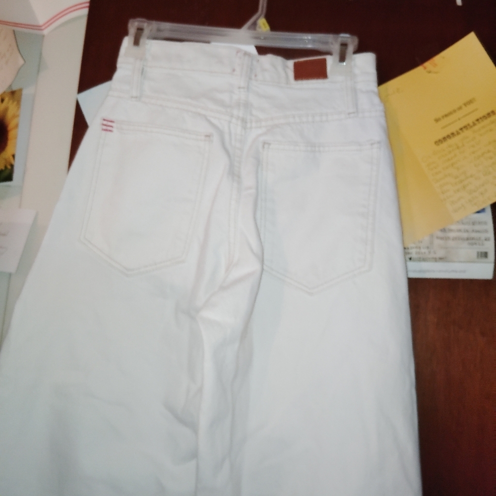 BDG high rise extreme baggy white jeans - 24" - Picture 9 of 13